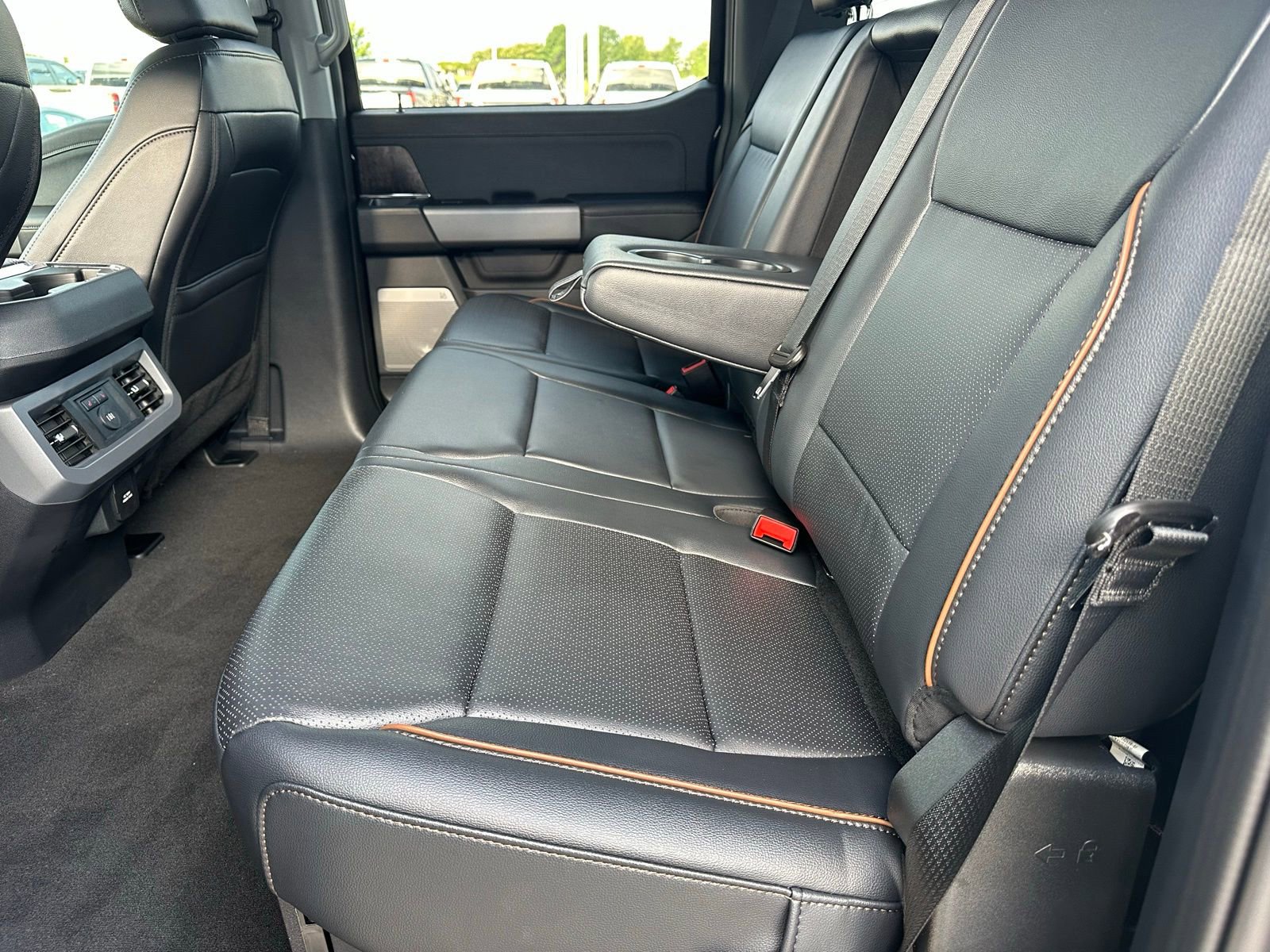 New 2025 Ford F350 Lariat w/ FX4 Off-Road Package image 33