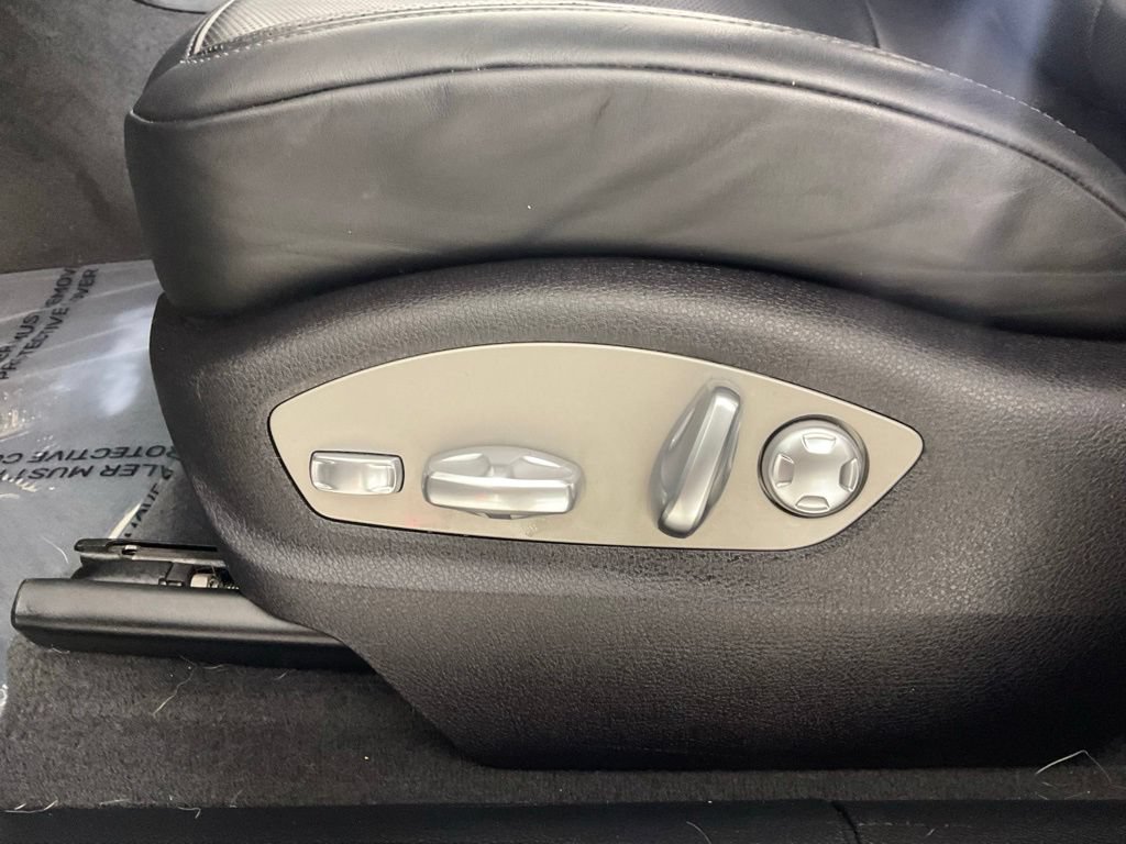 Used 2021 Porsche Macan AWD/4WD image 26