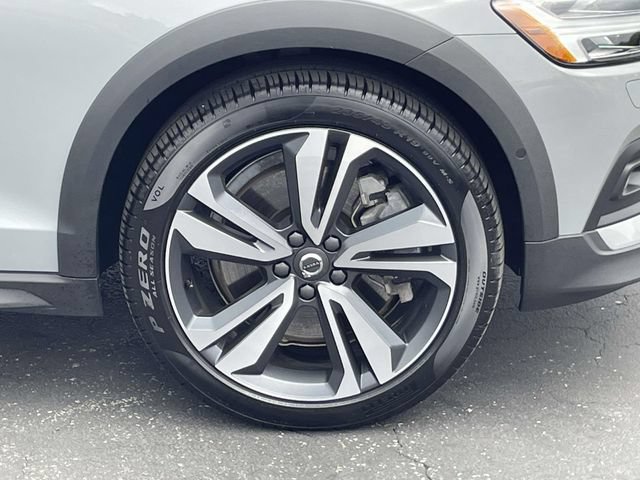 Used 2024 Volvo V60 B5 Cross Country Plus w/ Climate Package AWD/4WD image 5