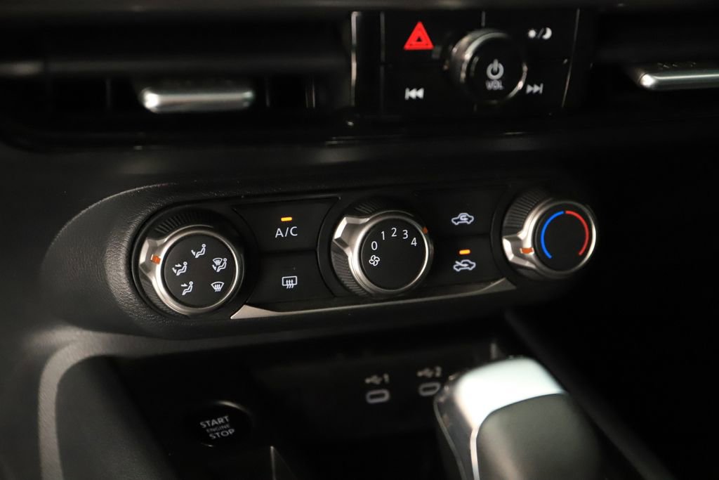 Used 2025 Nissan Kicks SV FWD image 26