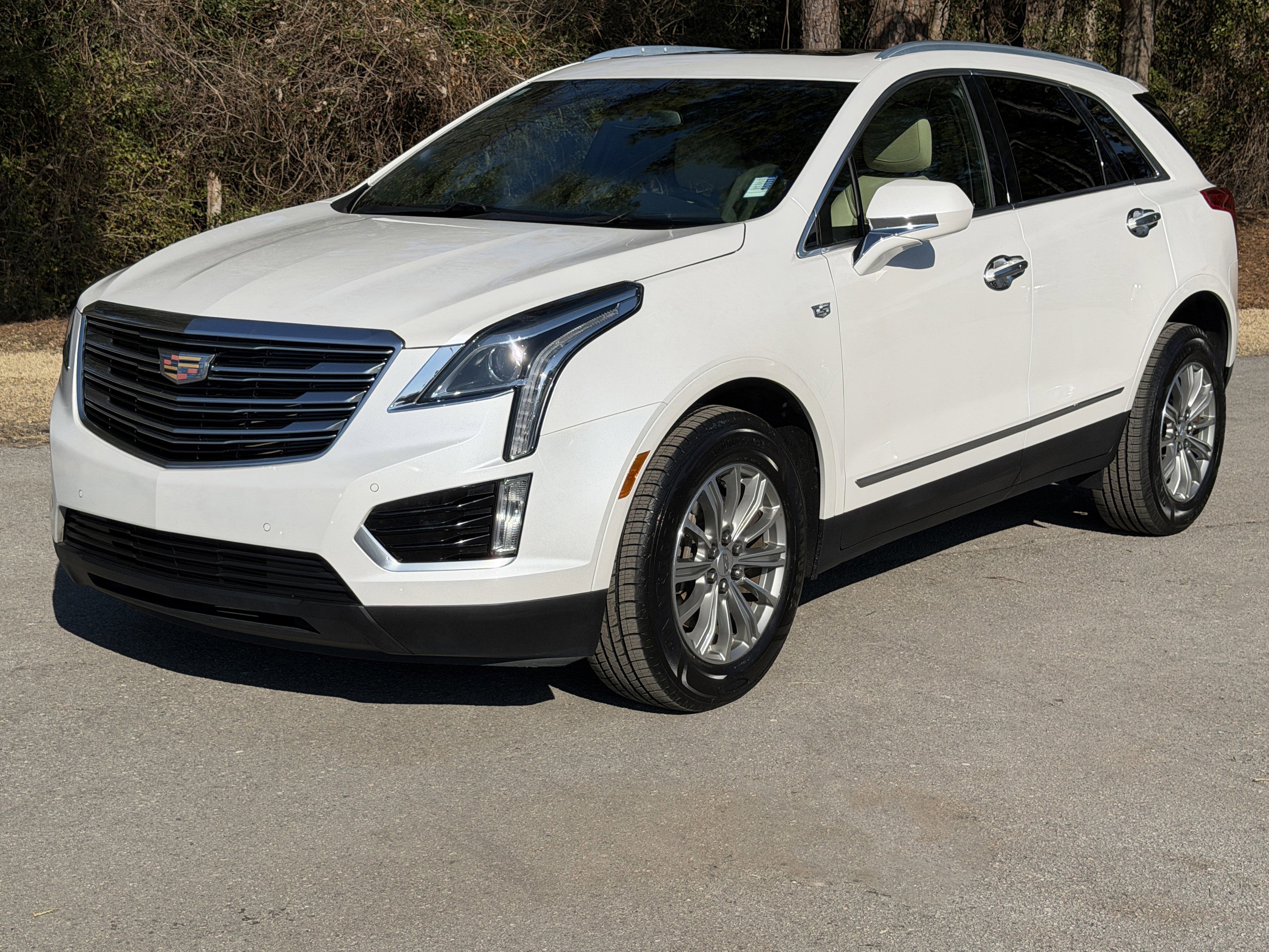 Used 2017 Cadillac XT5 Luxury w/ LPO, Wheel Lock Package image 9