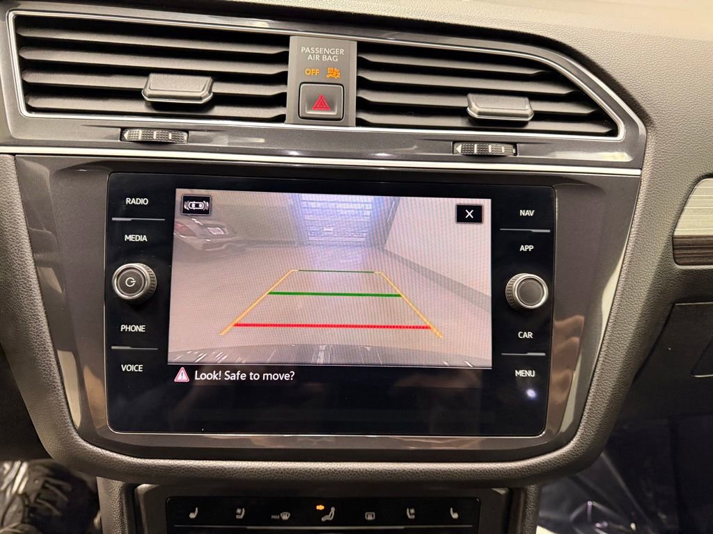 Used 2024 Volkswagen Tiguan SEL R-Line image 17