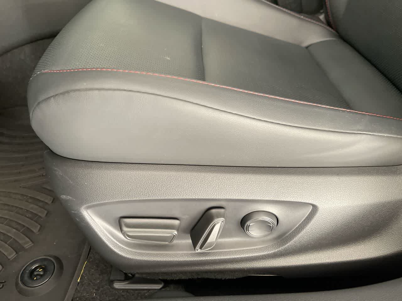 Used 2026 Toyota Prius Plug-In Hybrid FWD image 12