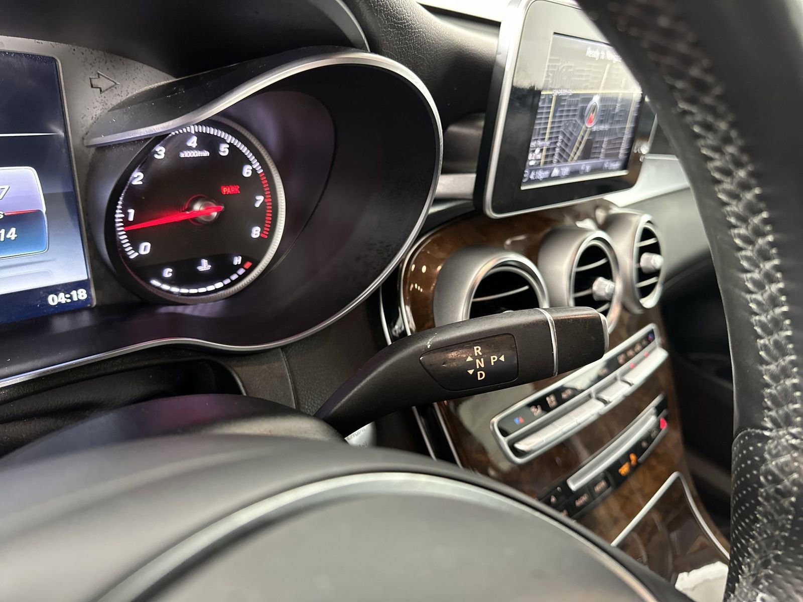 Used 2018 Mercedes-Benz GLC 300 4MATIC w/ Premium Package image 24