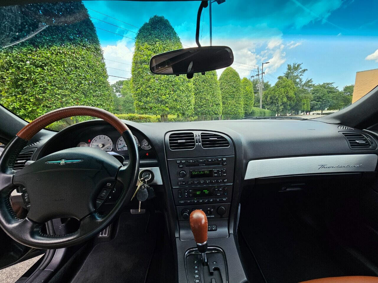 Used 2003 Ford Thunderbird image 13