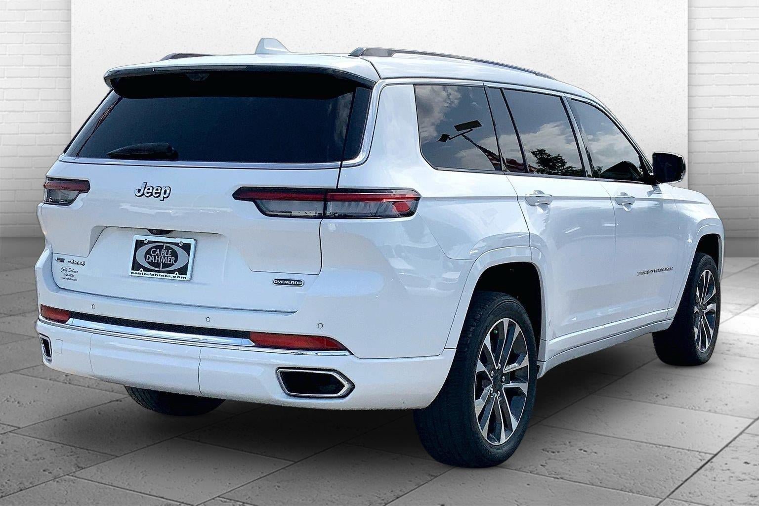 Used 2023 Jeep Grand Cherokee L Overland w/ Advanced Protech Group III AWD/4WD image 12