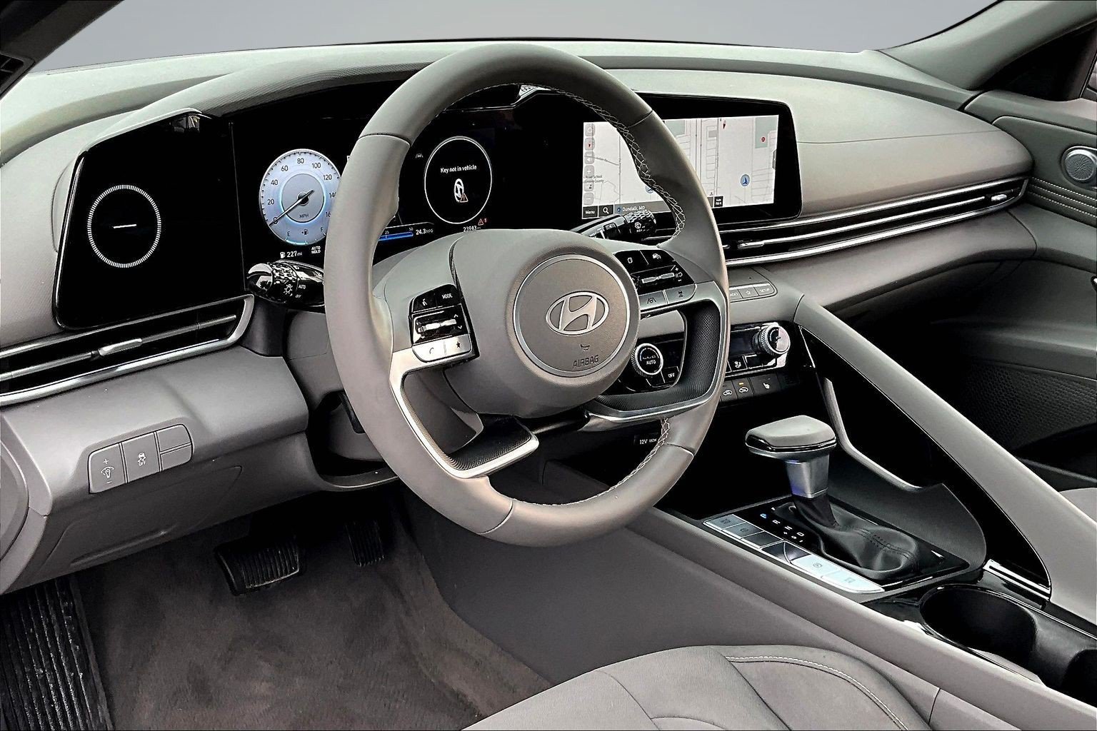 Used 2024 Hyundai Elantra SEL w/ Convenience Package FWD image 12