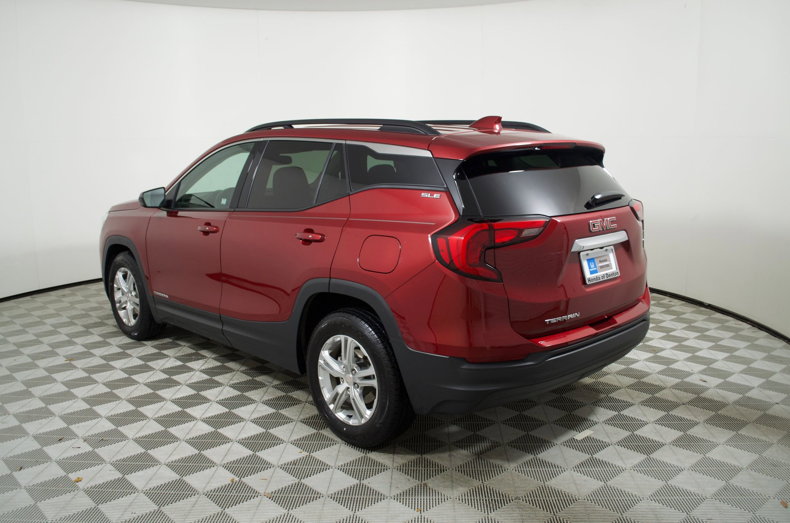 Used 2019 GMC Terrain SLE w/ Driver Convenience Package image 7