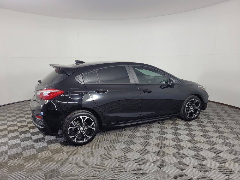 Used 2019 Chevrolet Cruze LT w/ RS Package FWD image 10