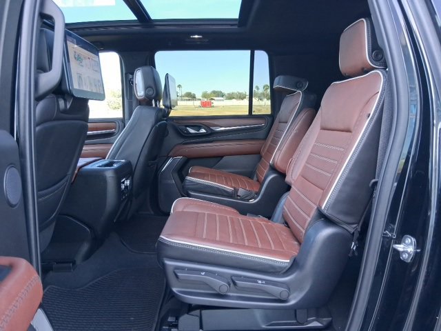 Used 2023 GMC Yukon XL Denali Ultimate image 24