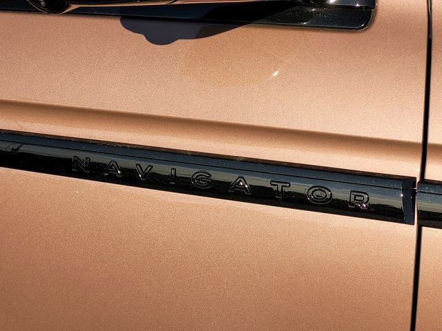 New 2025 Lincoln Navigator Black Label image 24