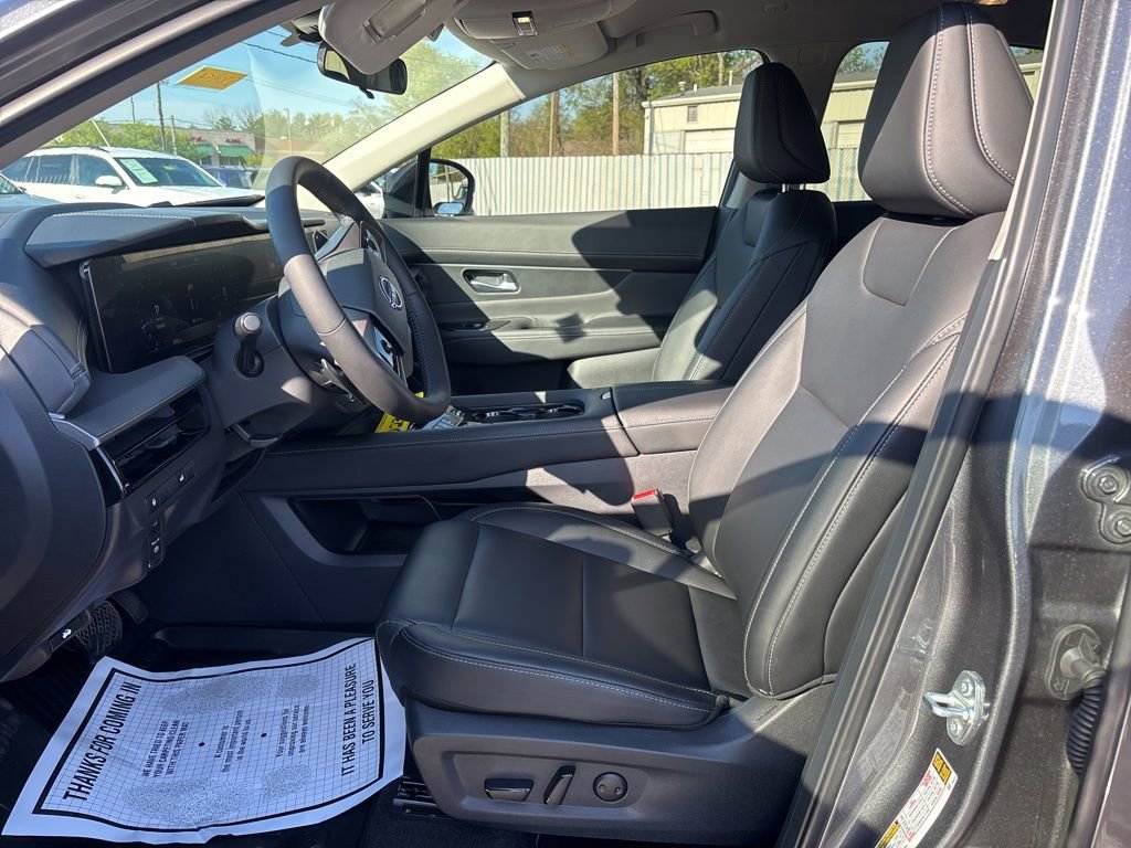 Used 2025 Nissan Murano SV image 16