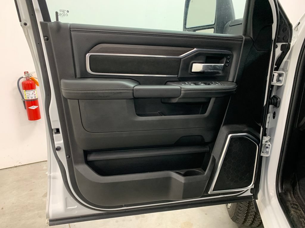 Used 2026 RAM 2500 Laramie AWD/4WD image 6