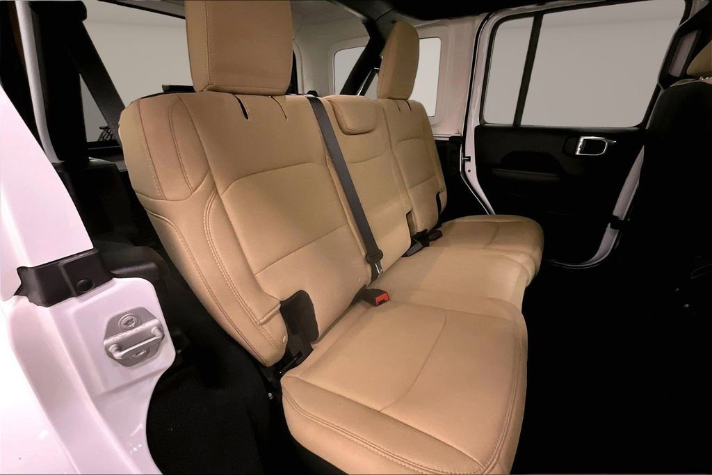 Used 2018 Jeep Wrangler Unlimited Sahara w/ Dual Top Group image 25