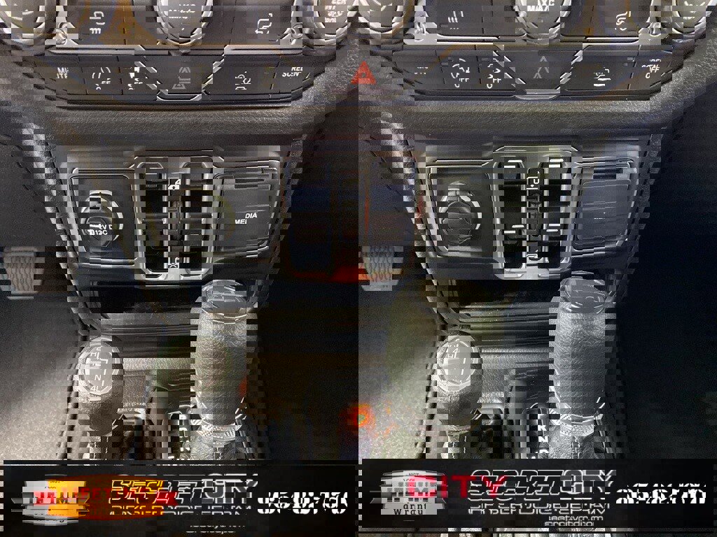 New 2025 Jeep Gladiator Sport image 22