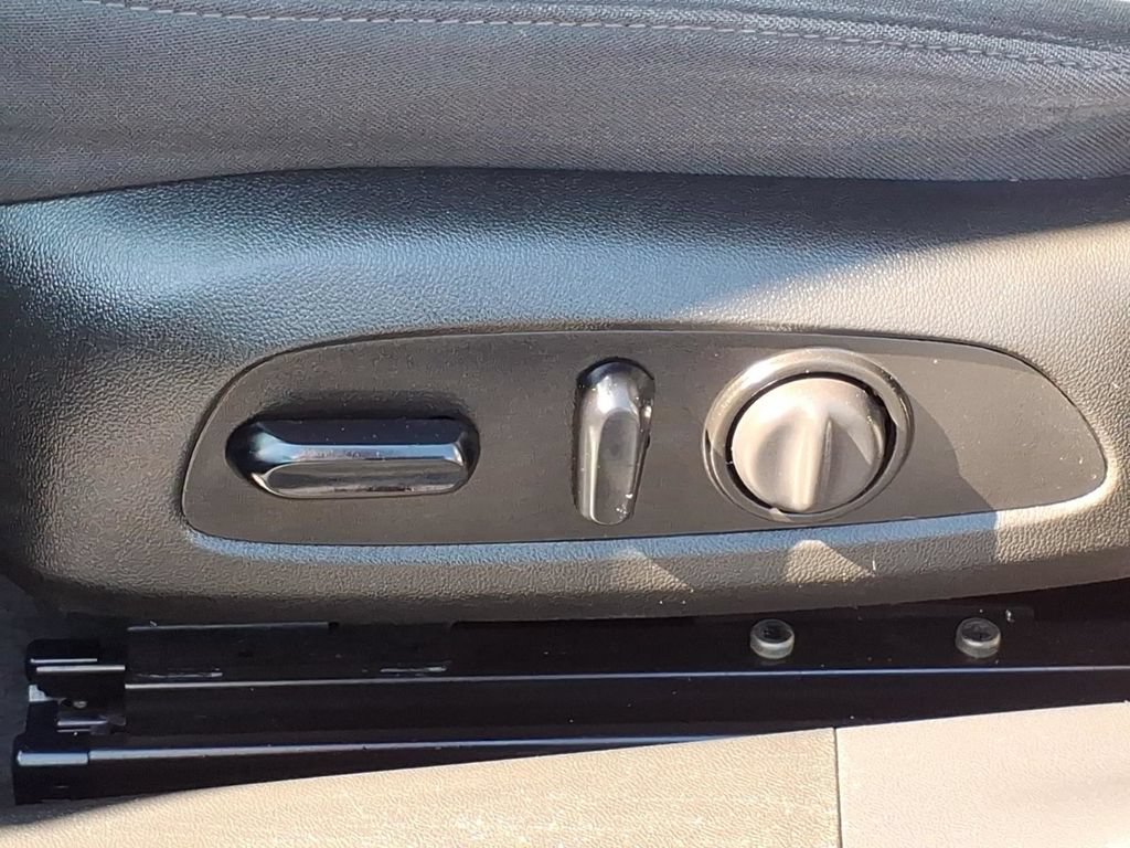 Used 2021 Chevrolet Malibu LT FWD image 11