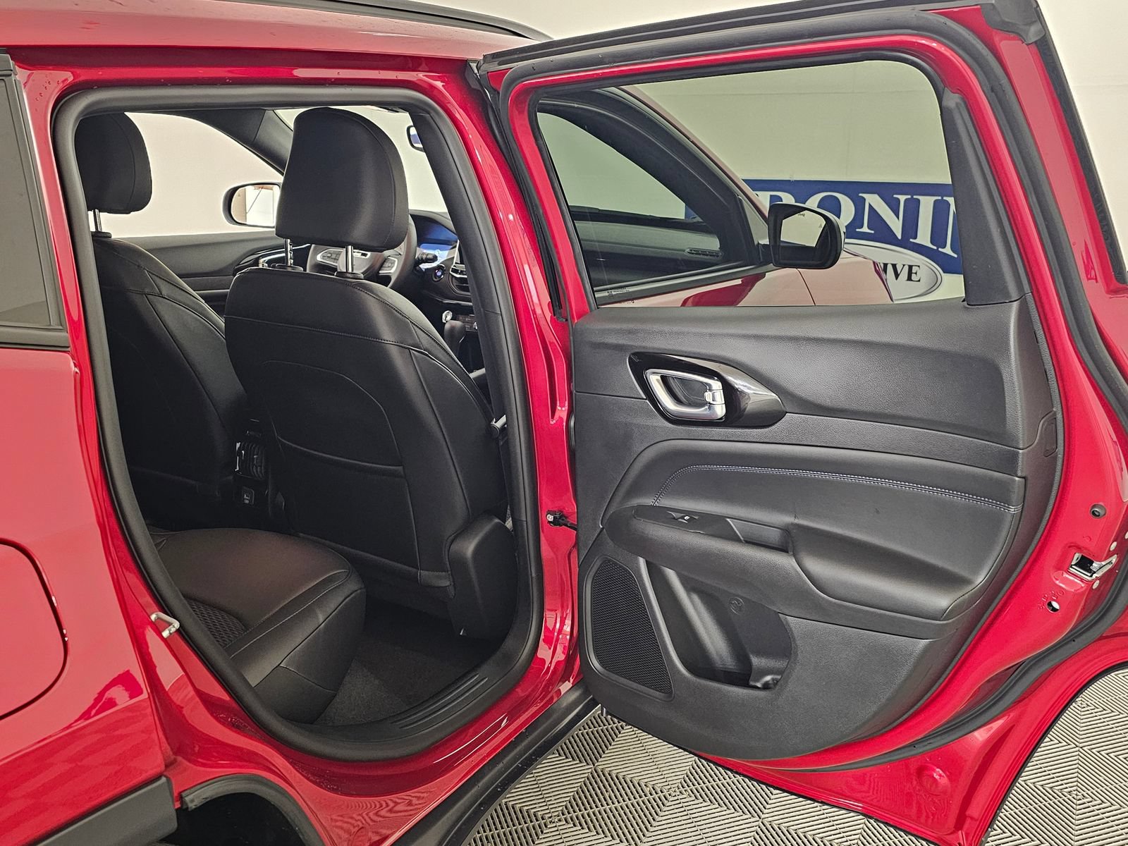 New 2026 Jeep Compass Latitude AWD/4WD image 33