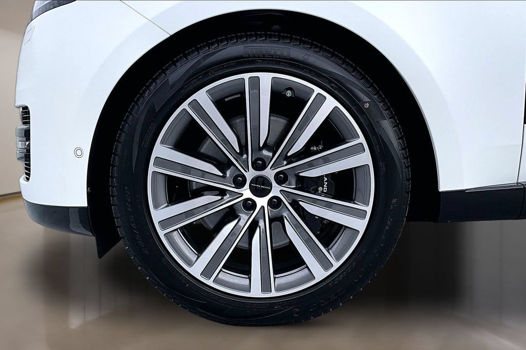 Certified 2025 Land Rover Range Rover Autobiography AWD/4WD image 32