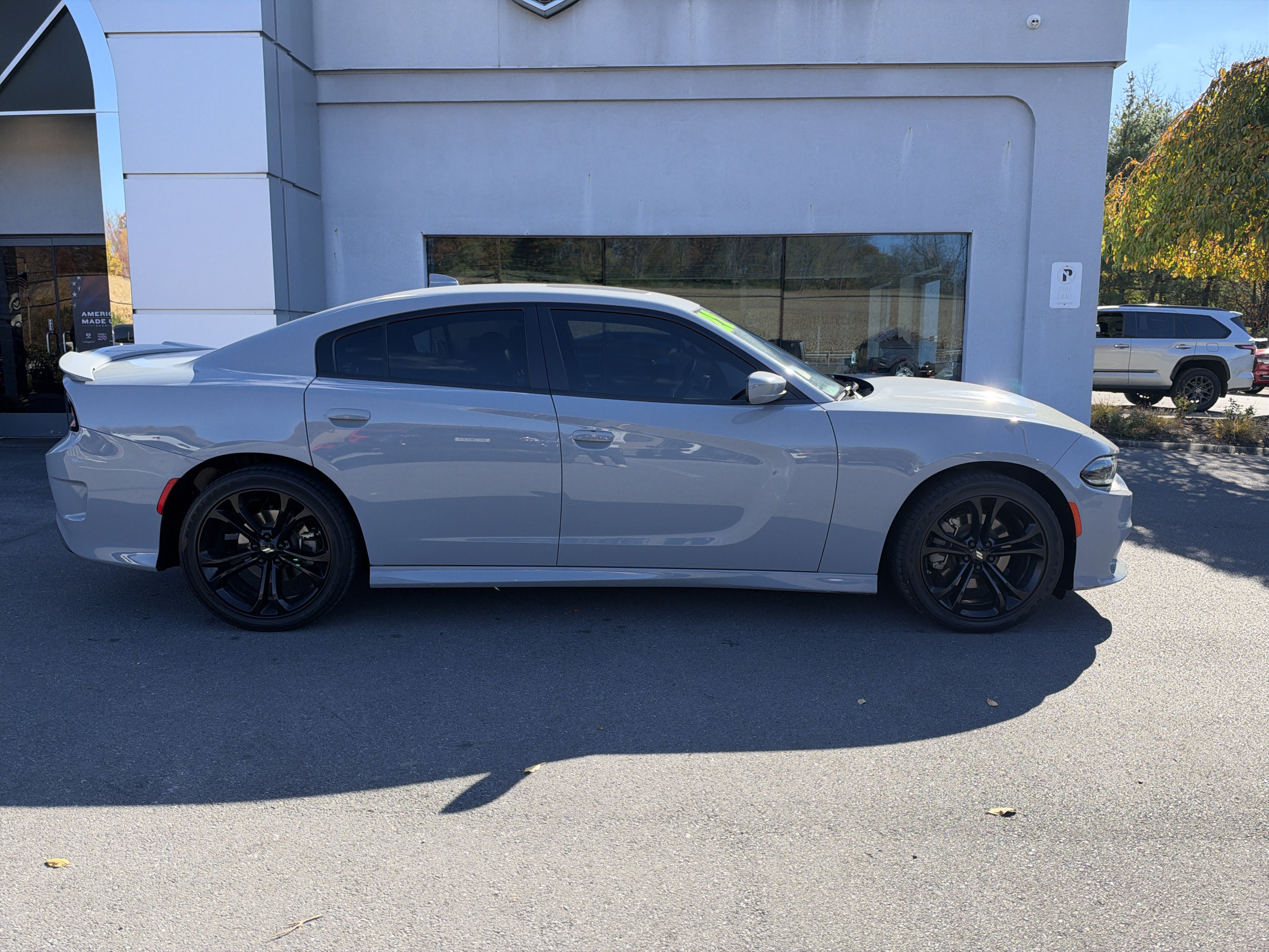 Used 2022 Dodge Charger GT w/ Plus Group RWD image 2