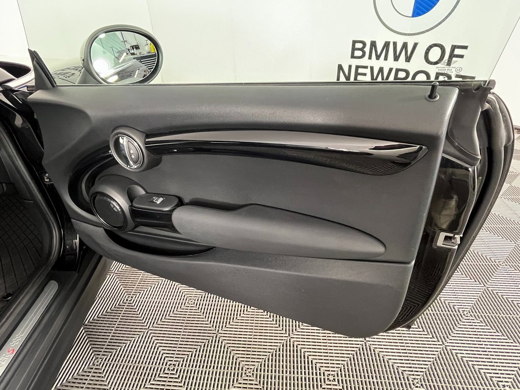 Used 2019 MINI Cooper S image 21