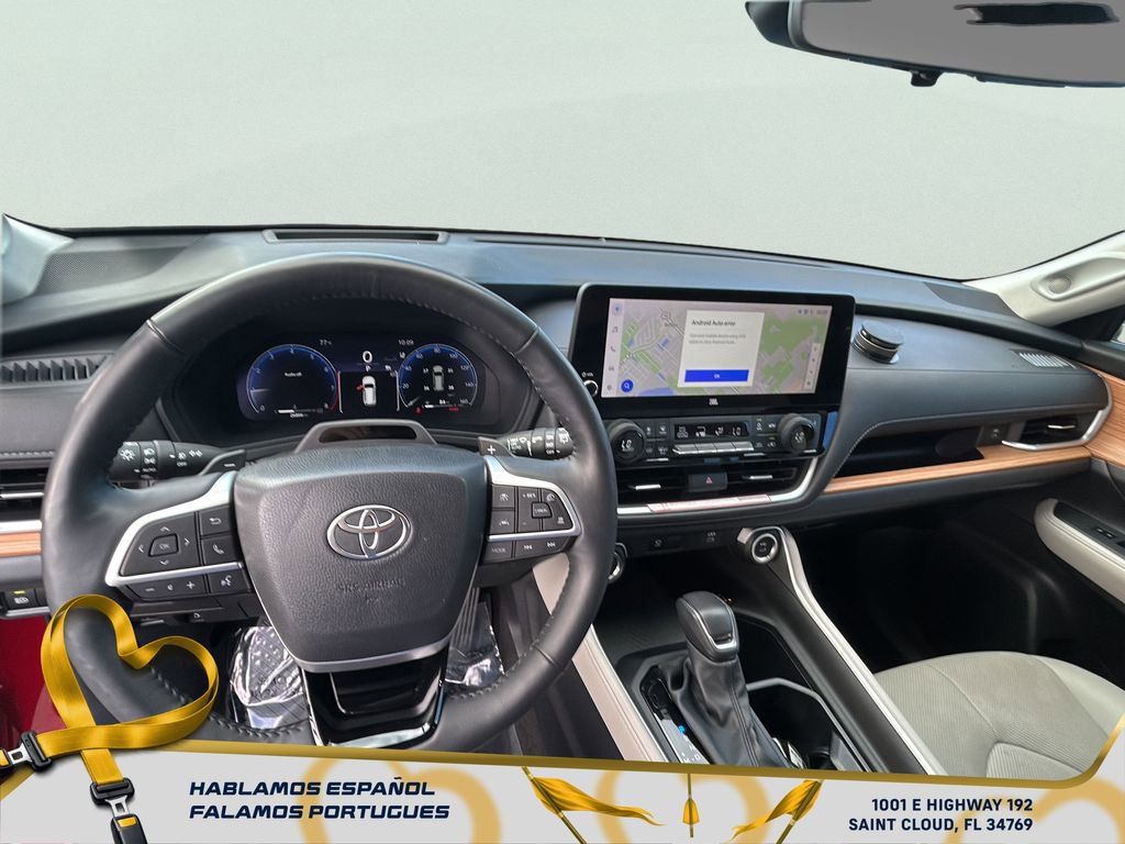 Used 2025 Toyota Grand Highlander AWD image 16