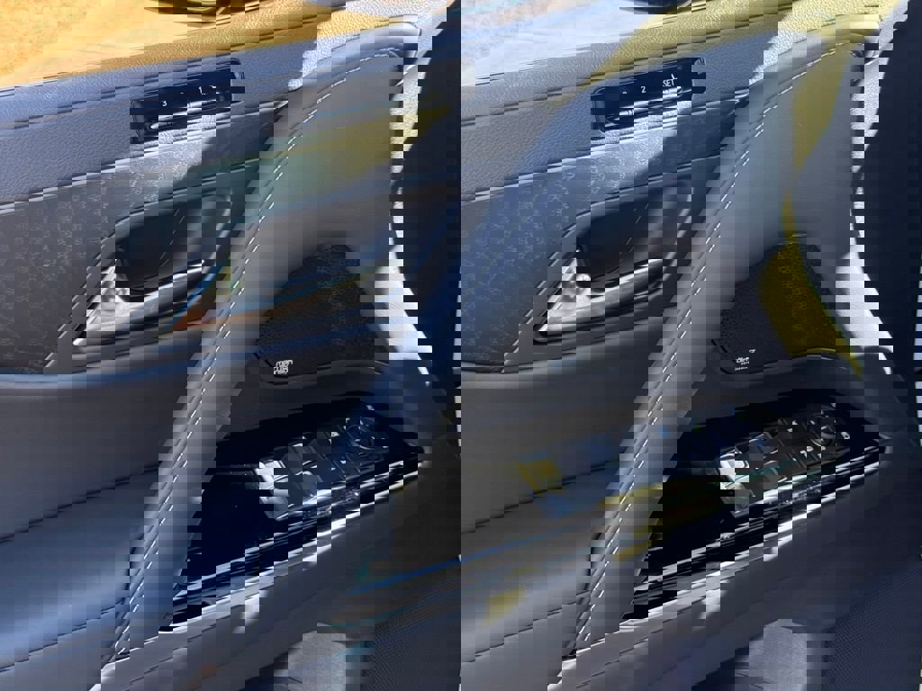 New 2026 Lexus LX 700h Luxury image 18