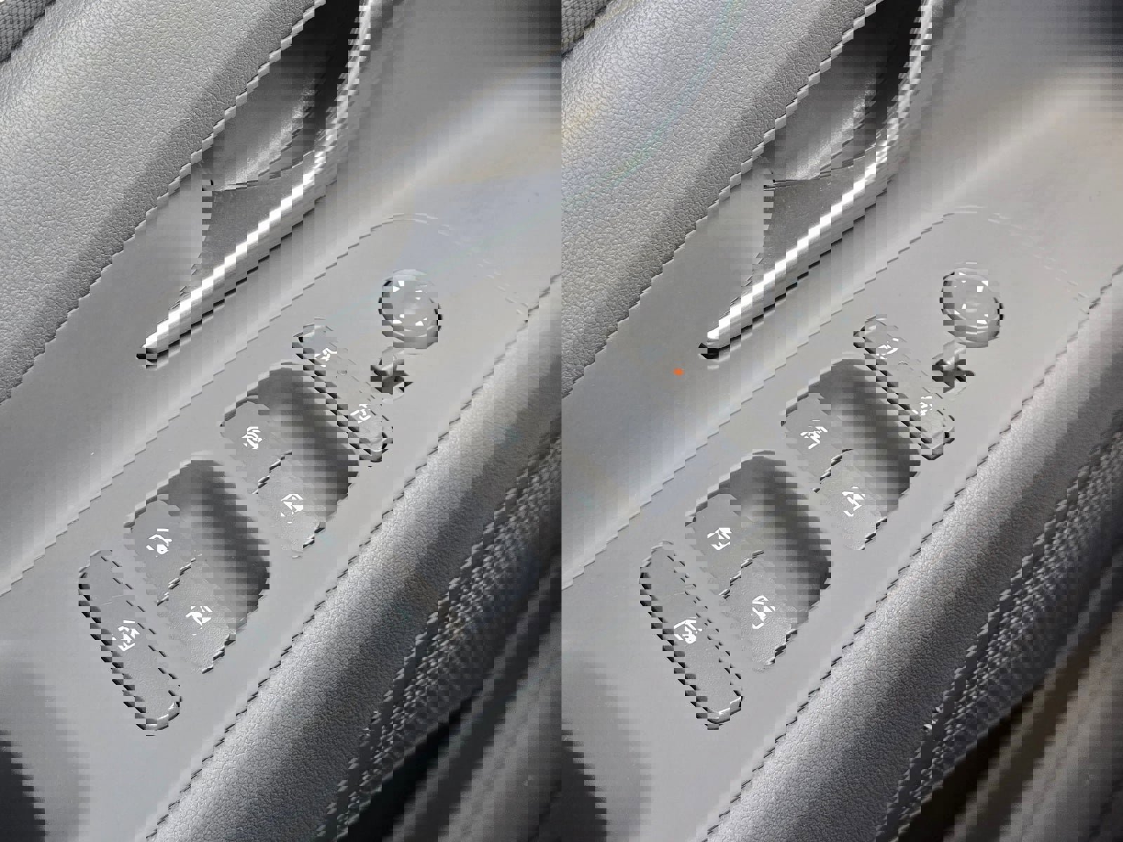 Certified 2025 Hyundai Elantra Sport image 23