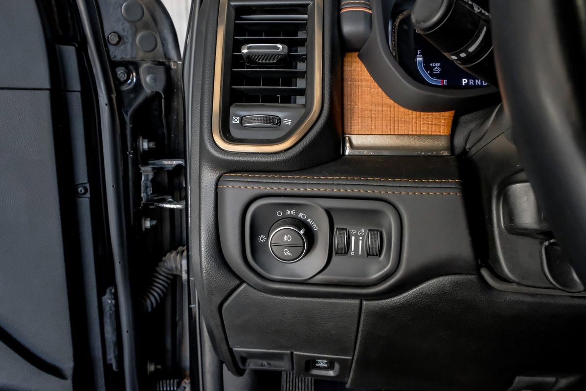 Used 2024 RAM 2500 Limited image 28