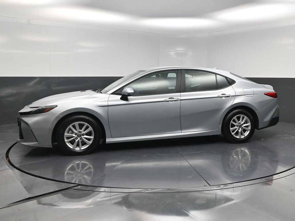 Used 2025 Toyota Camry LE FWD image 3