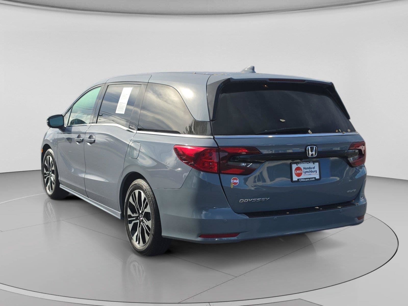 Used 2026 Honda Odyssey Elite image 3