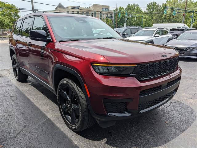 Used 2023 Jeep Grand Cherokee L Laredo AWD/4WD image 6