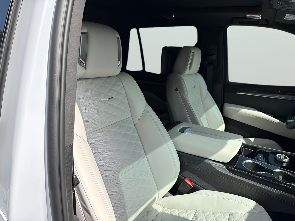 Certified 2026 Cadillac Escalade V w/ LPO, ONYX Package AWD/4WD image 47
