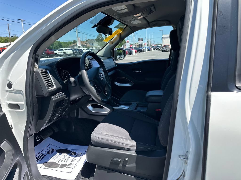 Used 2024 Nissan Frontier SV w/ Technology Package AWD/4WD image 10