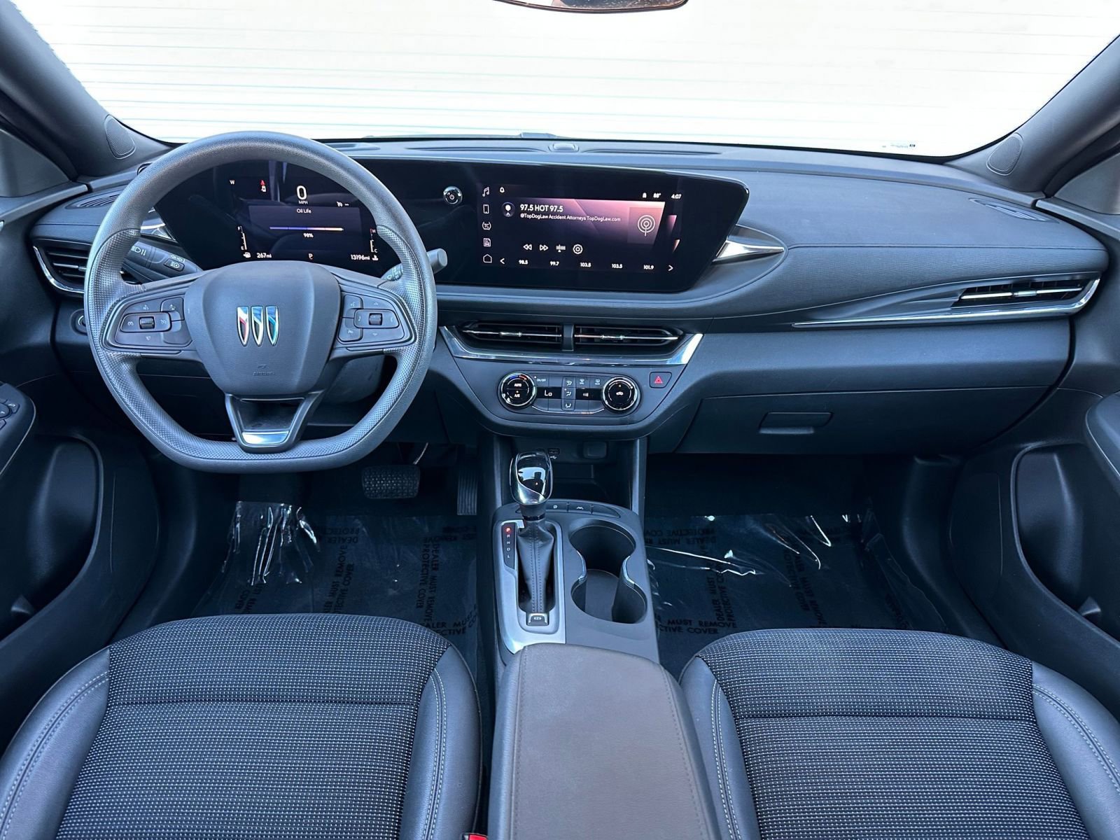 Used 2025 Buick Envista Preferred image 30