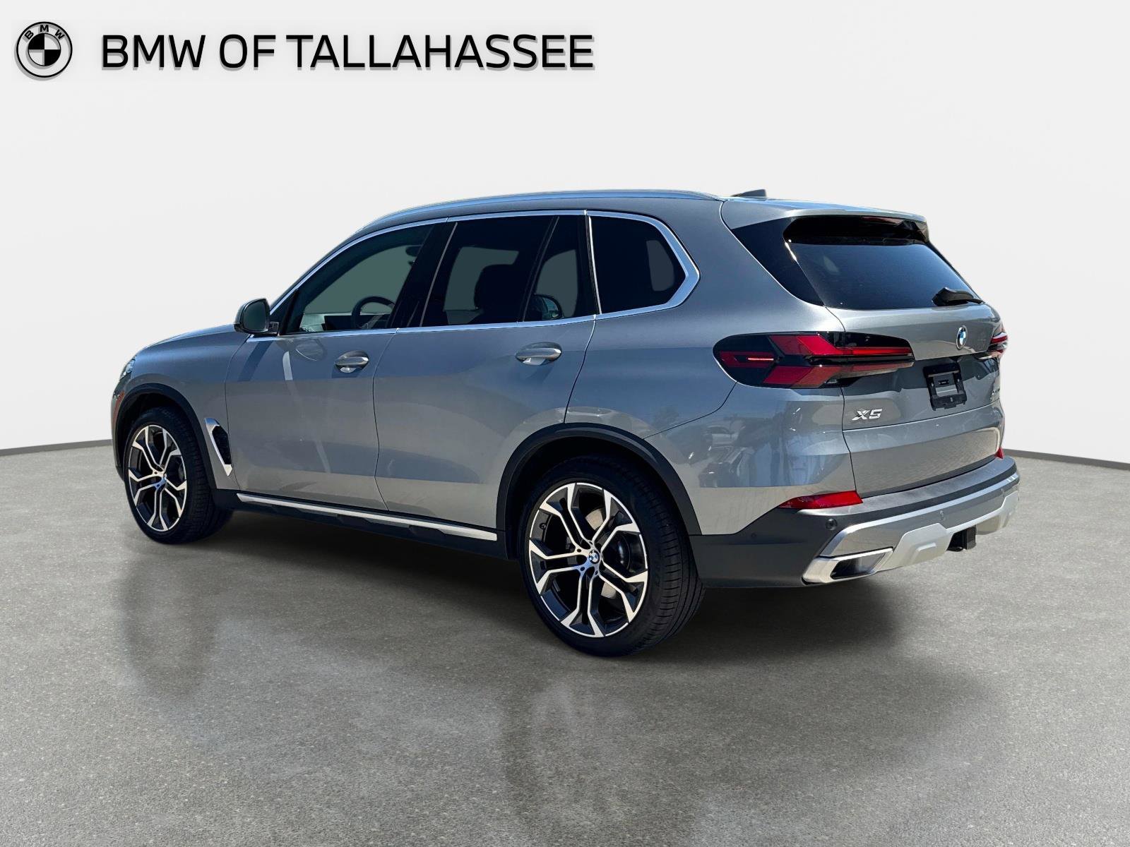 Used 2024 BMW X5 xDrive40i w/ Premium Package AWD/4WD image 7