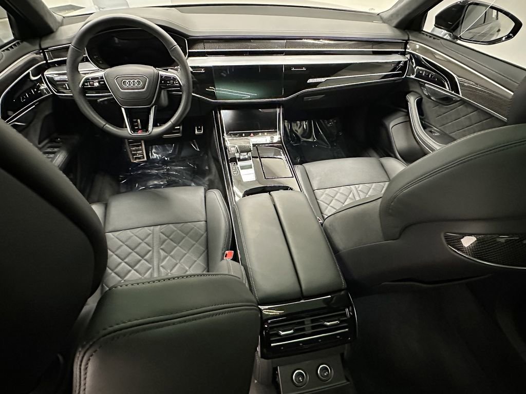 Used 2025 Audi S8 image 28