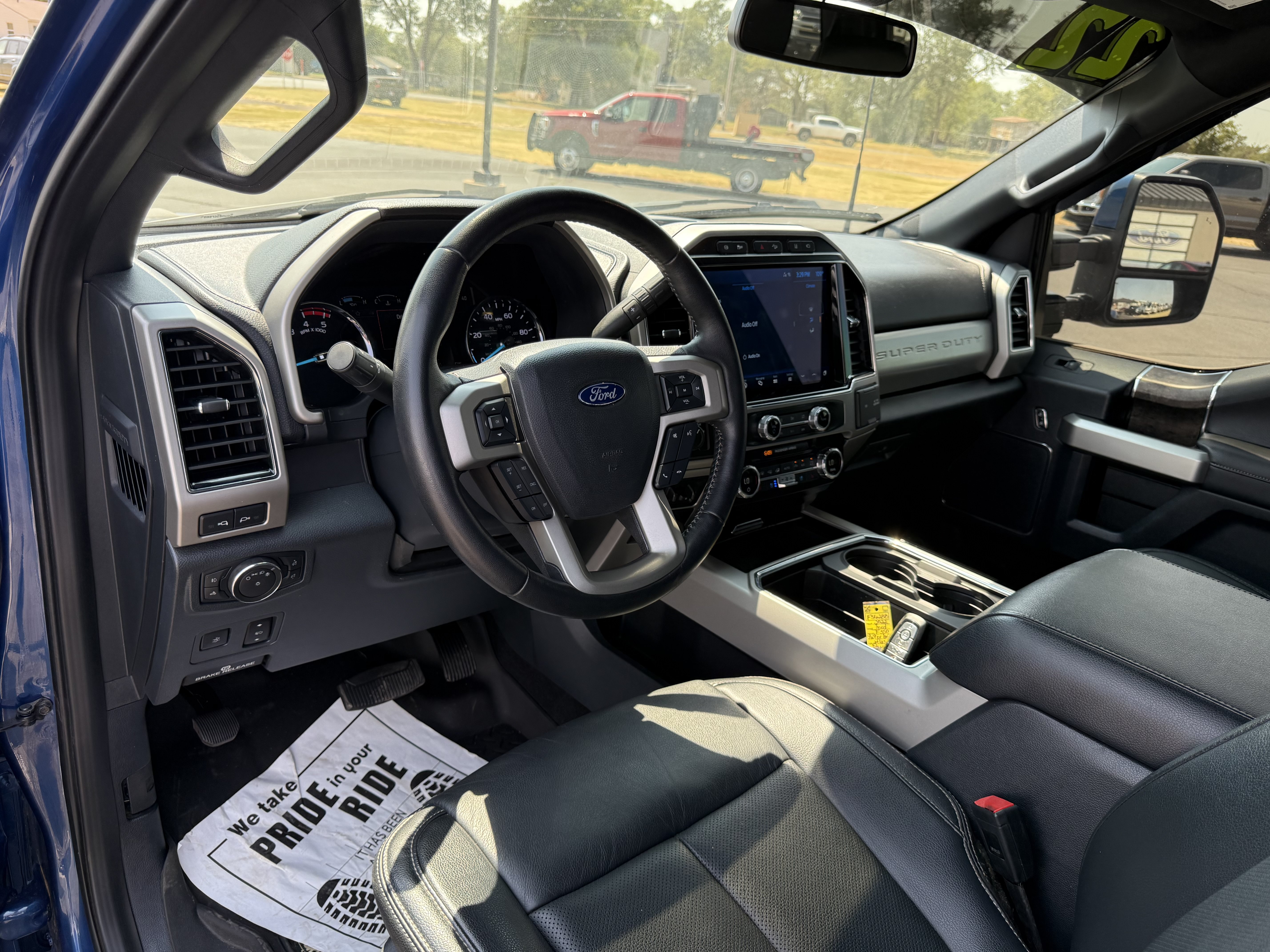 Used 2022 Ford F350 Lariat w/ Lariat Ultimate Package AWD/4WD image 6