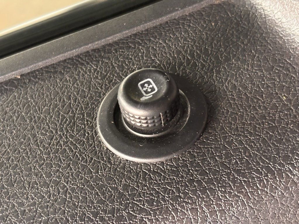 Used 2012 Ford F150 XLT w/ XLT Chrome Pkg image 25