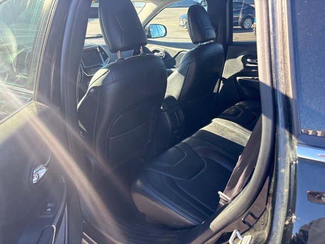 Used 2019 Jeep Cherokee Limited AWD/4WD image 14