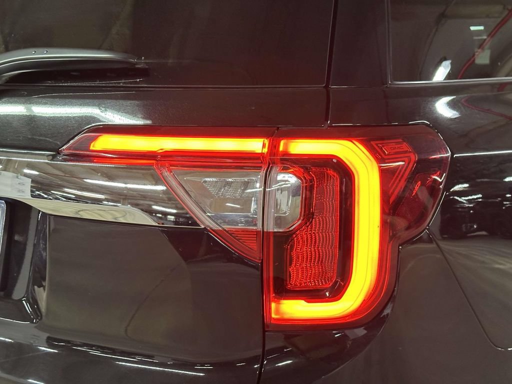 Used 2022 GMC Acadia Denali w/ Denali Technology Package AWD/4WD image 11