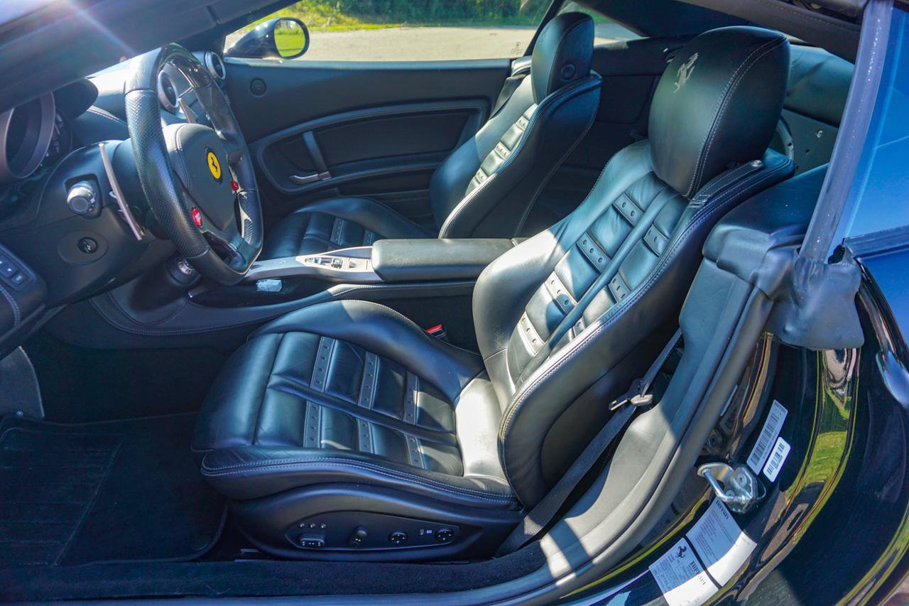 Used 2011 Ferrari California RWD image 28