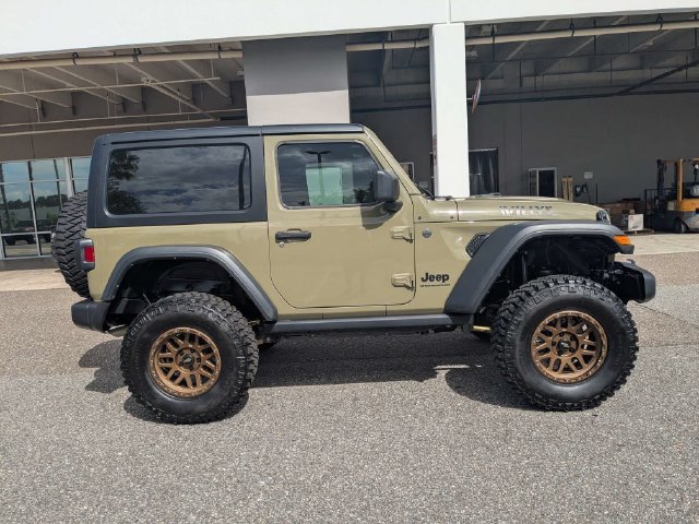 Used 2025 Jeep Wrangler Sport AWD/4WD image 3