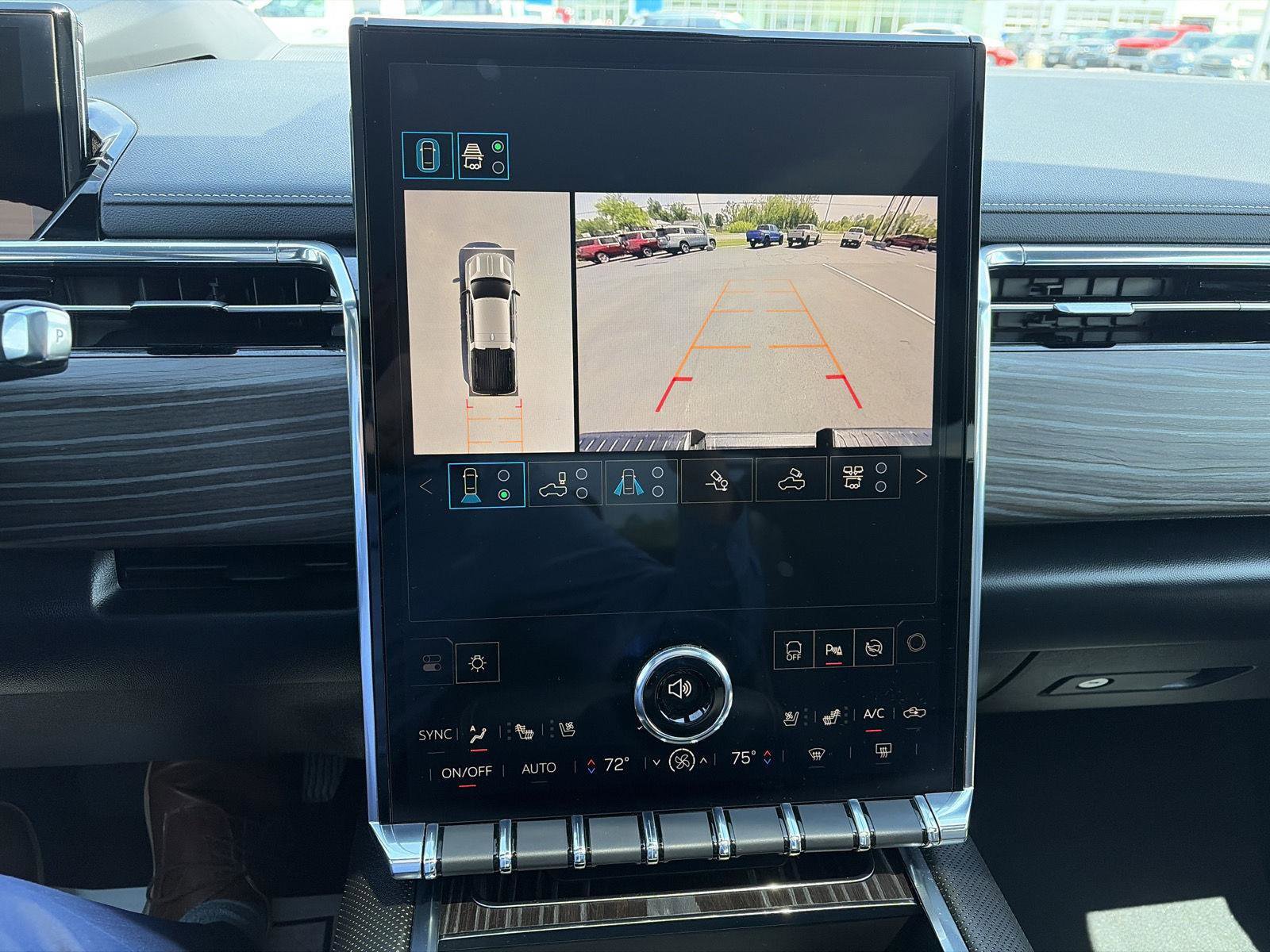 Used 2025 GMC Sierra EV Denali AWD/4WD image 30