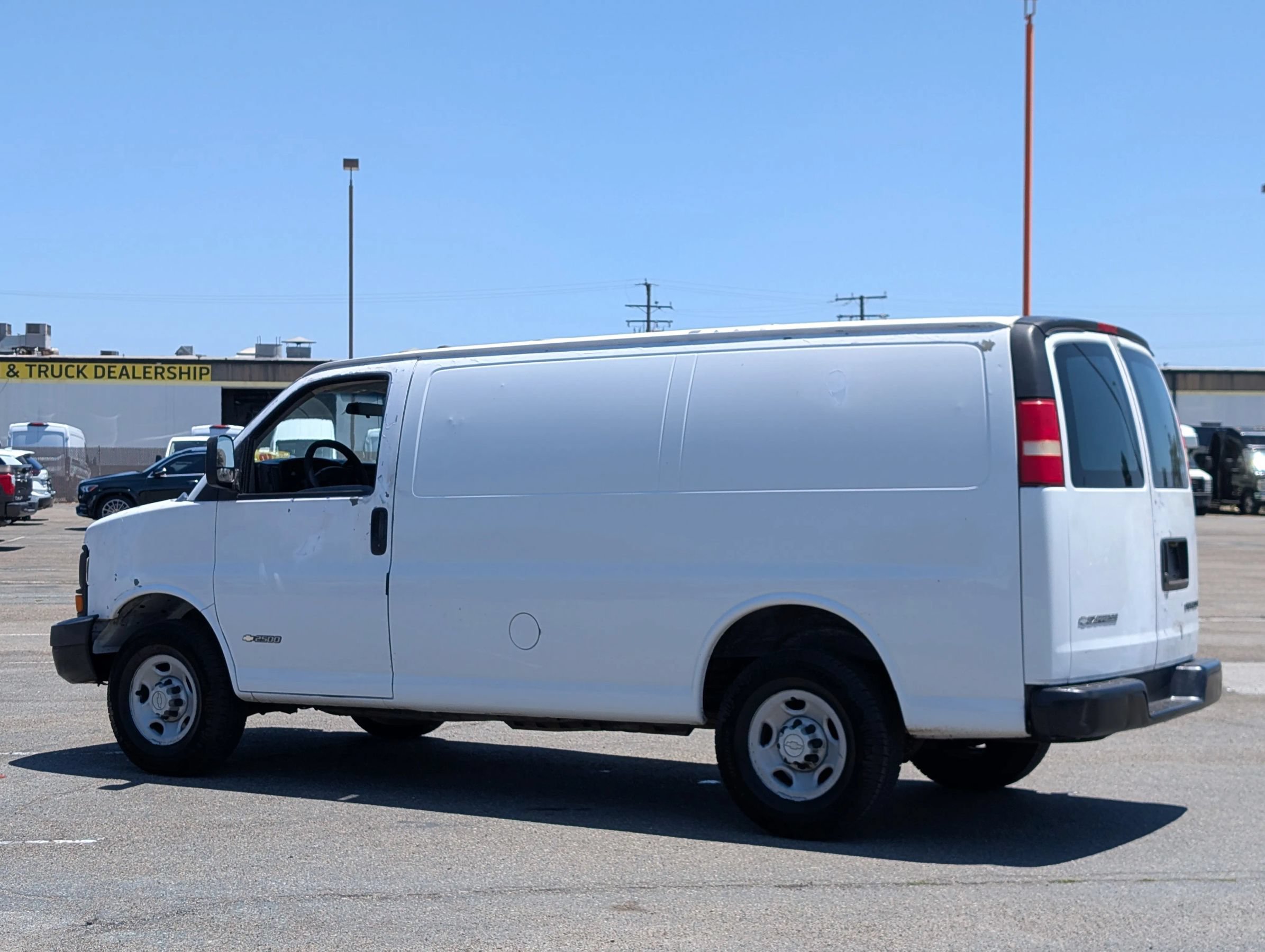 Used 2005 Chevrolet Express 2500 RWD image 5