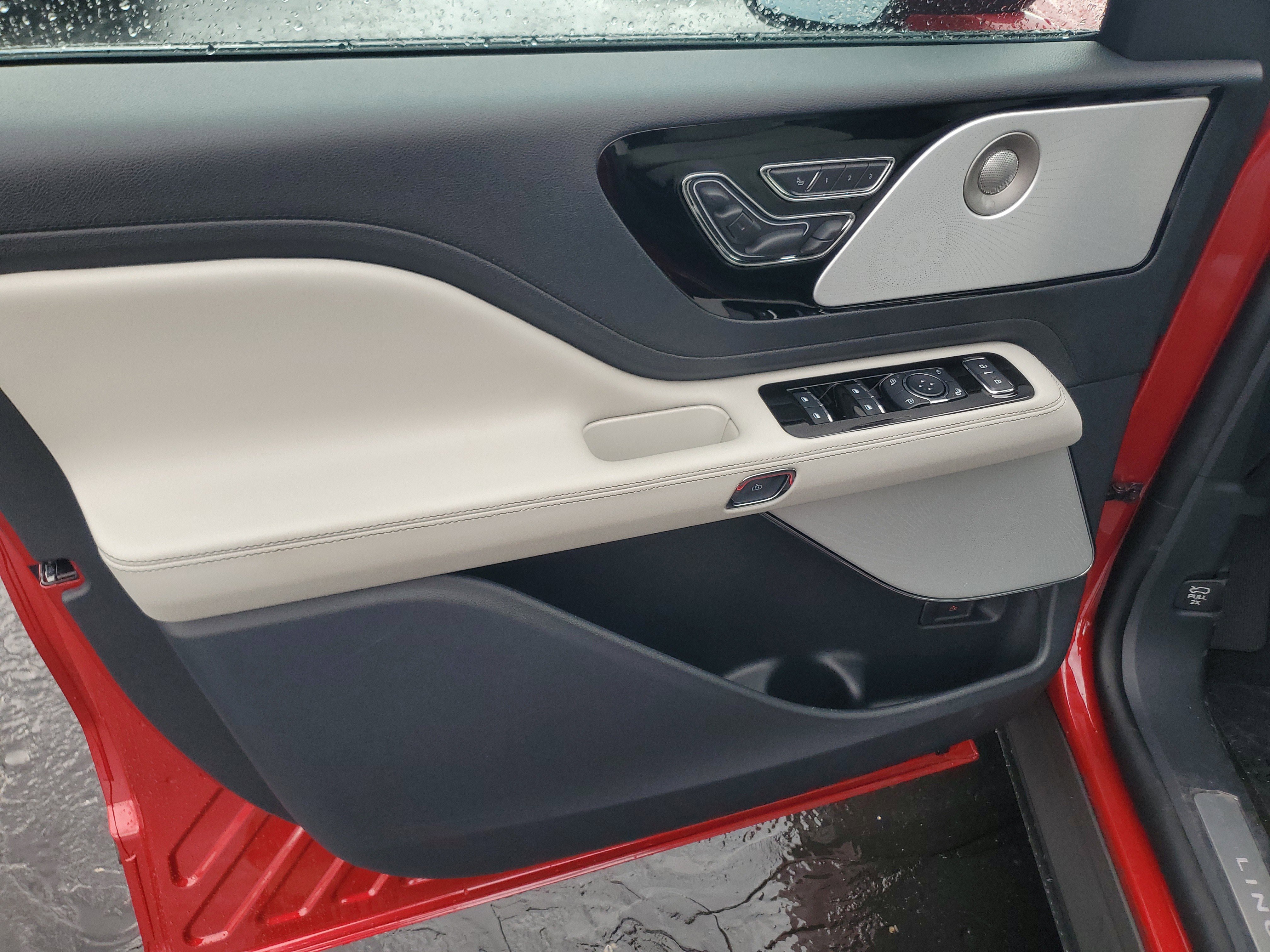 New 2026 Lincoln Aviator Reserve image 8