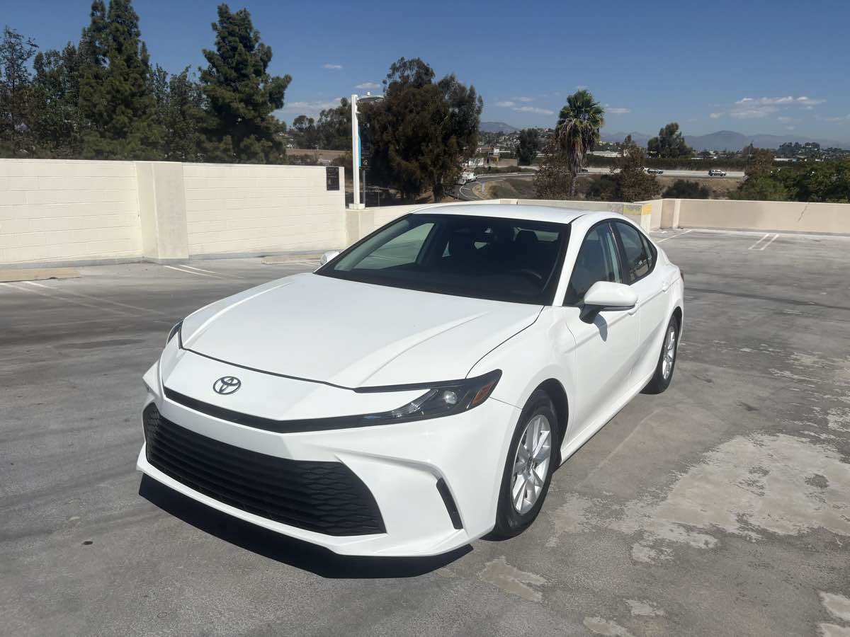 Used 2025 Toyota Camry LE FWD image 6