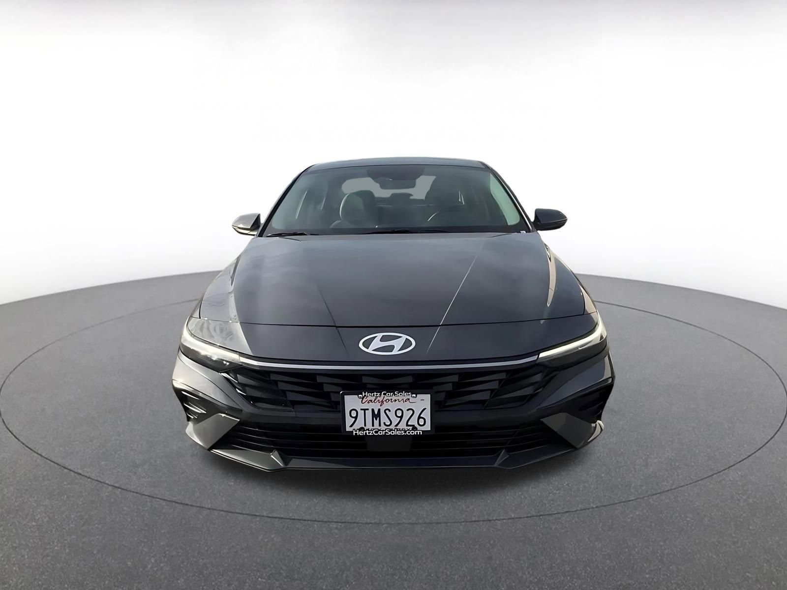 Used 2025 Hyundai Elantra Limited image 4