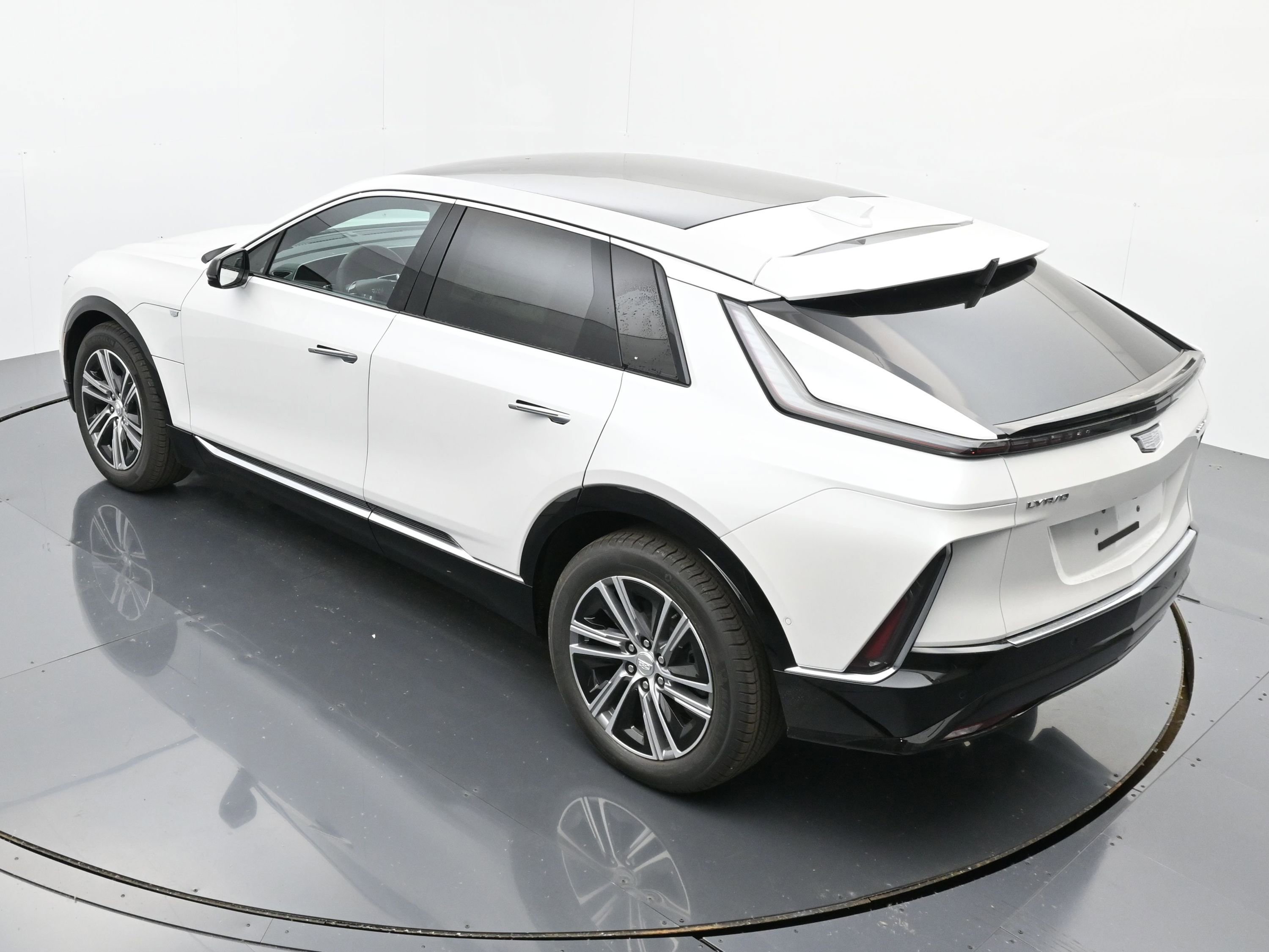 New 2025 Cadillac Lyriq Luxury image 25