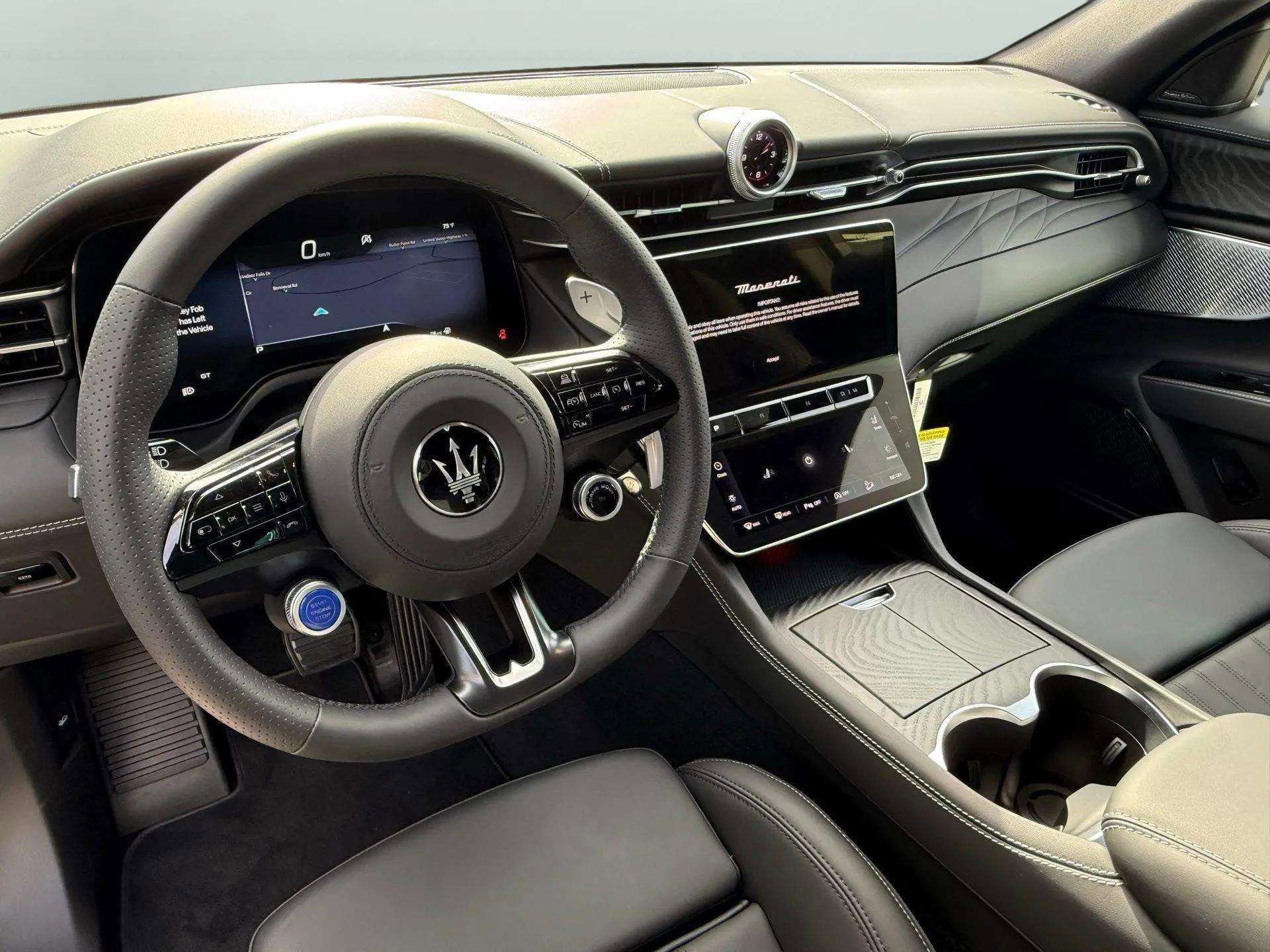 New 2025 Maserati Grecale GT image 16