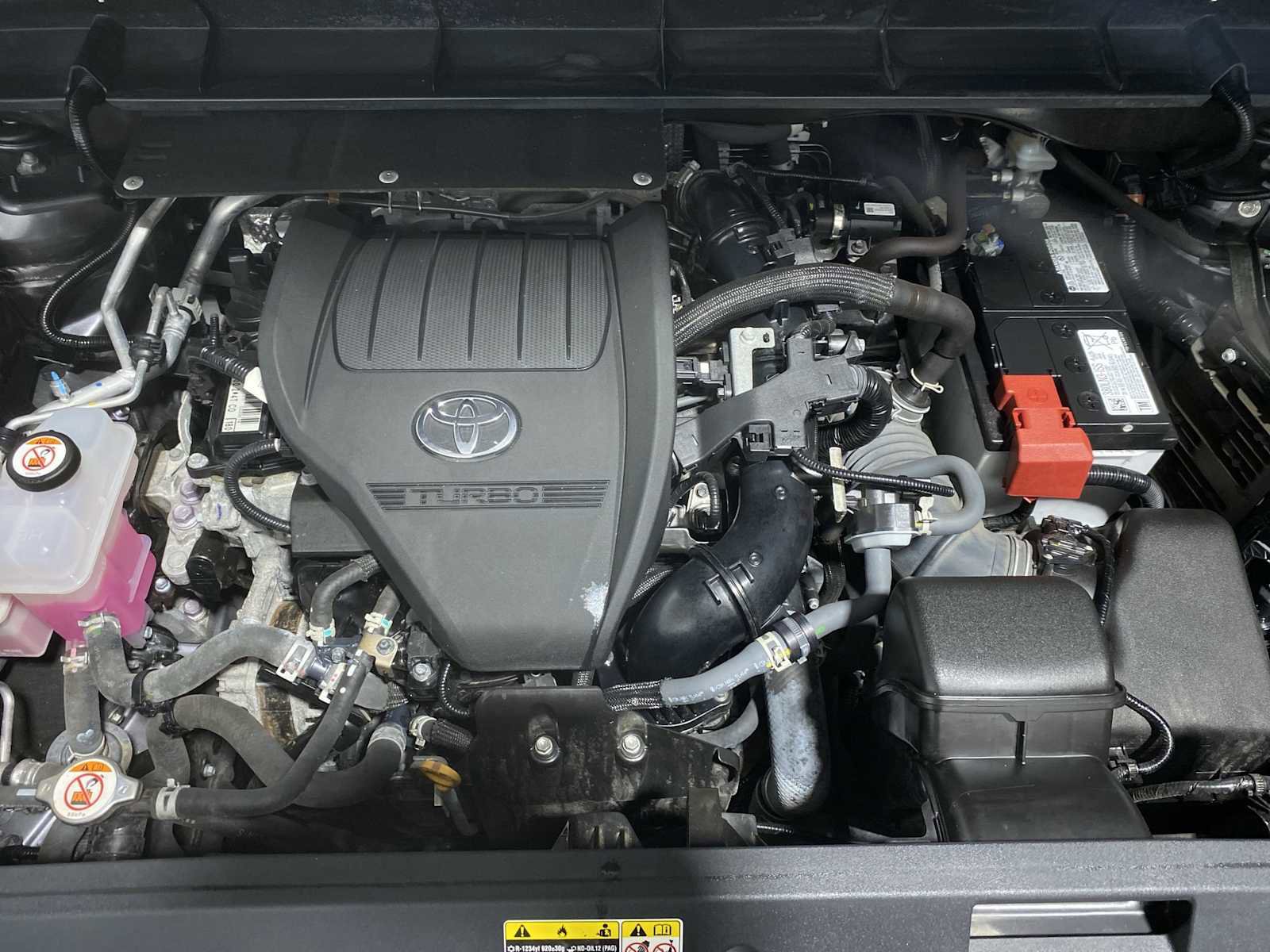 Used 2024 Toyota Highlander LE AWD/4WD image 9